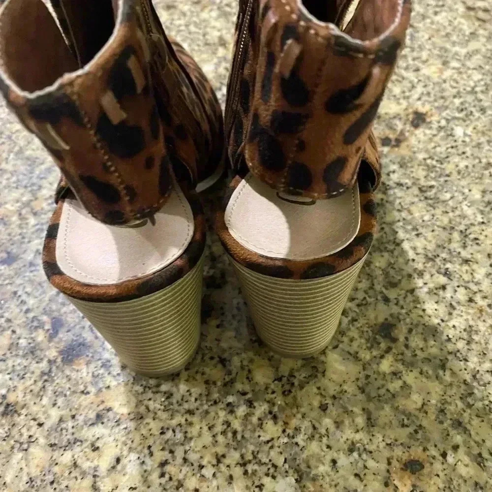 New! Ccocci Cheetah Print Open Heel Booties Size … - image 4